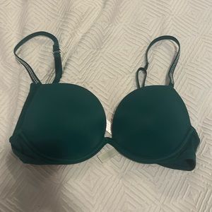 Emerald Green Women’s Size 32B Super Push Up Bra Rhinestone Victoria Secret PINK